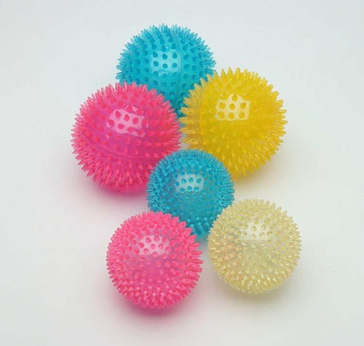 Soft Bouncing  TPR Dog Toy Plastic Squeaky Dog Balls Customized Color